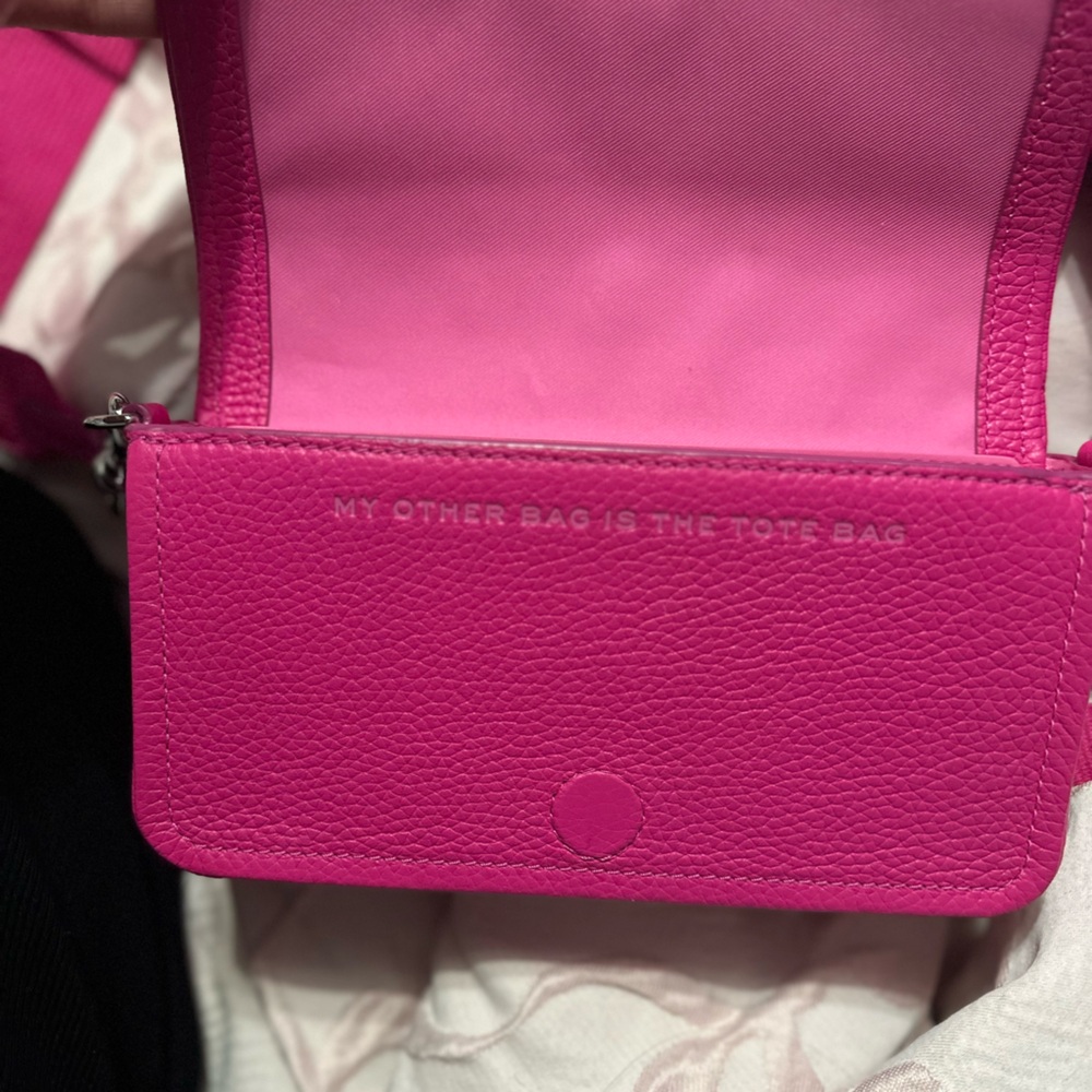 Marc Jacobs "The leather Mini Bag" in hot pink. Wore twice. Looks brand new. - Picture 6 of 7
